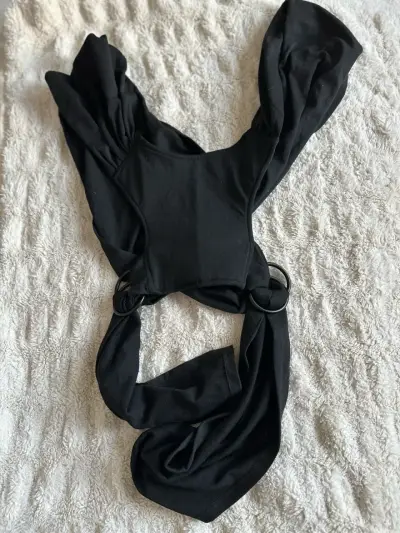 Fular portabebé Momcozy negro - miniatura 2