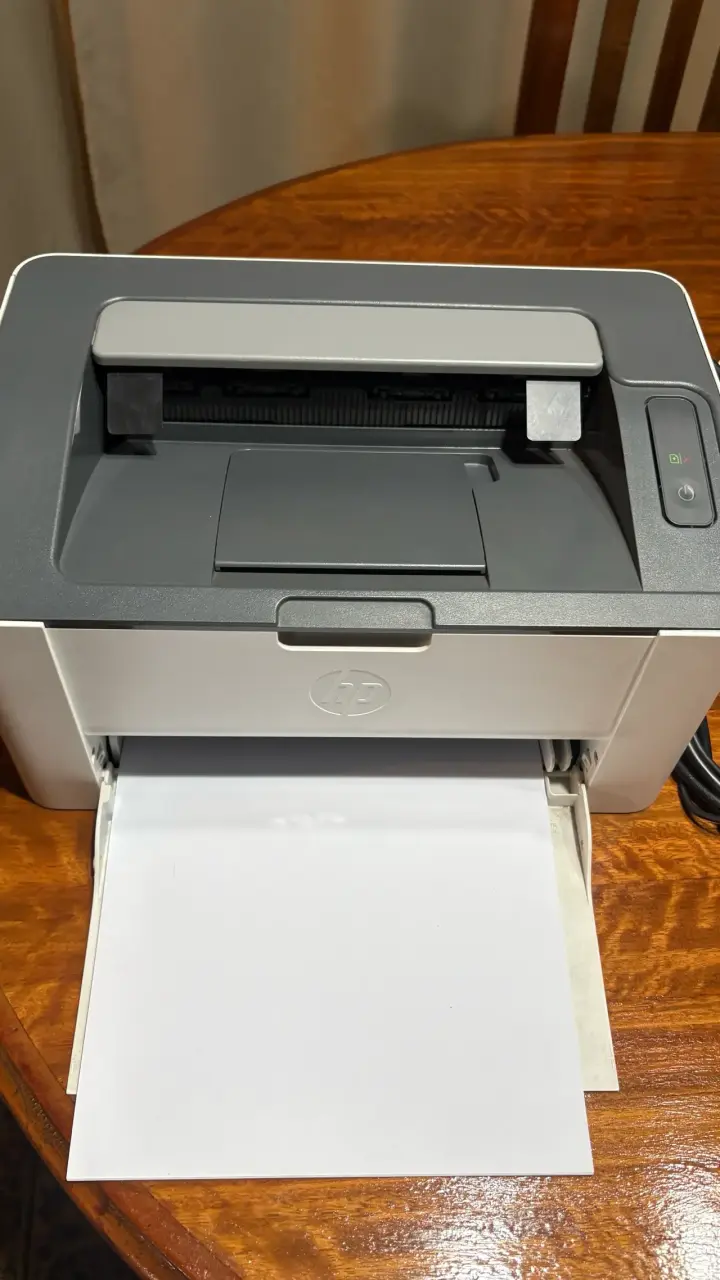 Impresora láser HP 107a con toner - 1