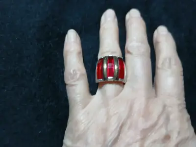 Anillo de plata y oro con rubíes. - miniatura 2