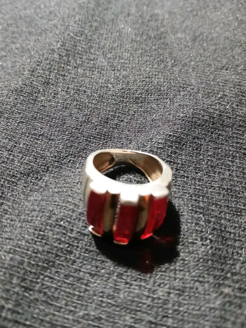 Anillo de plata y oro con rubíes. - 3