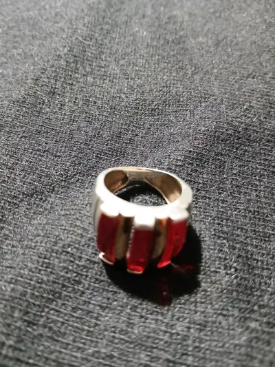 Anillo de plata y oro con rubíes. - miniatura 3