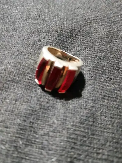 Anillo de plata y oro con rubíes. - miniatura 4