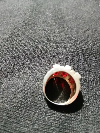 Anillo de plata y oro con rubíes. - miniatura 5