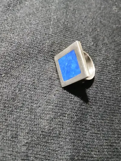 Anillo de plata con piedra azul - miniatura 2