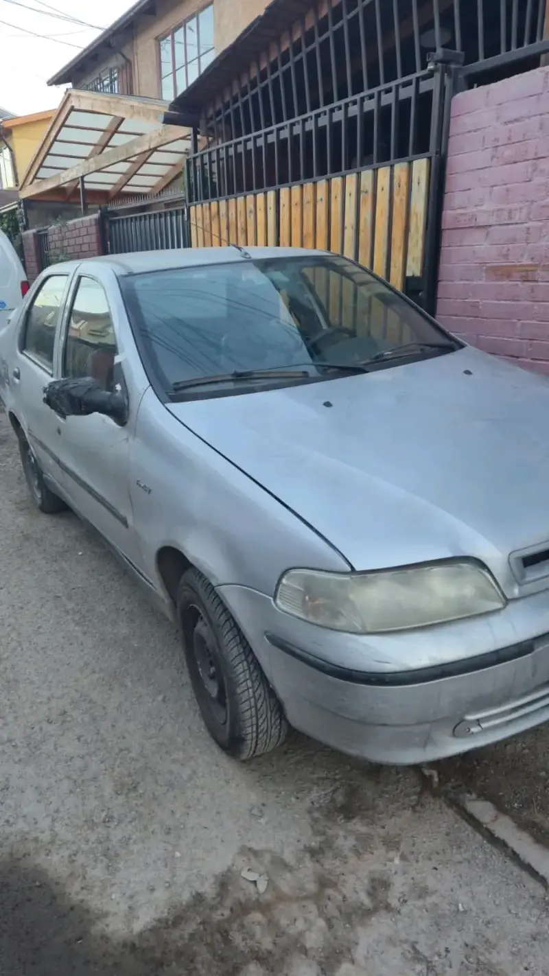 Auto sedan color plata usado - 4