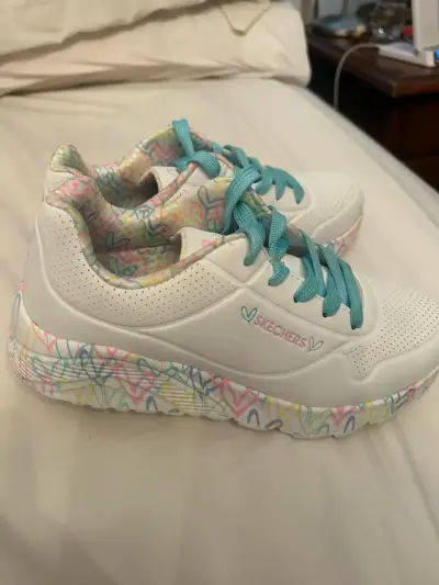 Zapatillas Skechers blancas con cordones celestes - miniatura 2