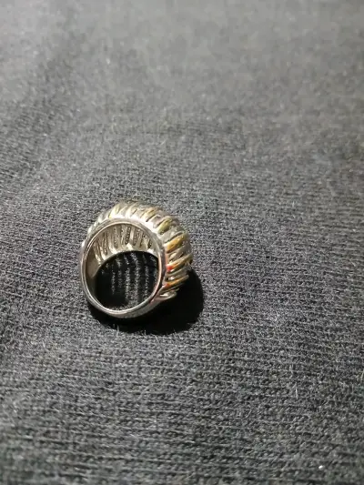Anillo plateado diseño moderno - miniatura 1