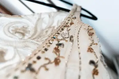 Vestido de novia bordado - miniatura 3