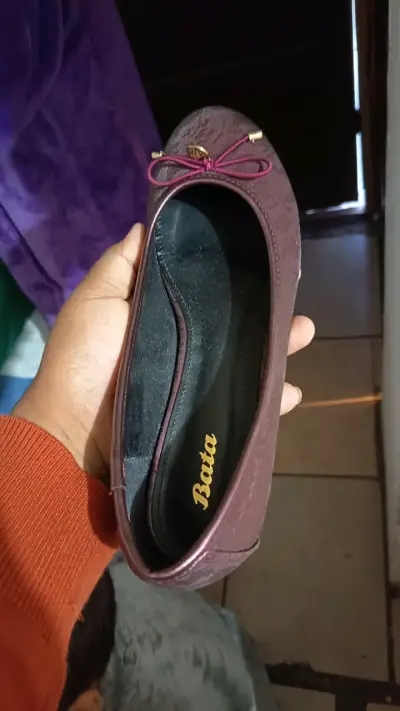 Zapato de tacón negro elegante - miniatura 3