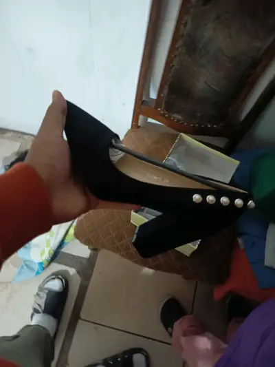 Zapato de tacón negro elegante - miniatura 6