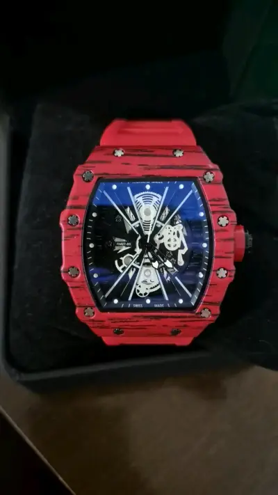 Reloj dorado con esfera azul - miniatura 3