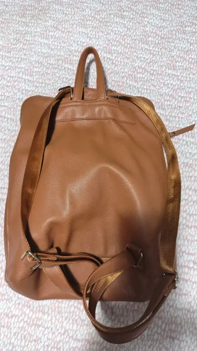 Mochila de ecocuero marrón - miniatura 1
