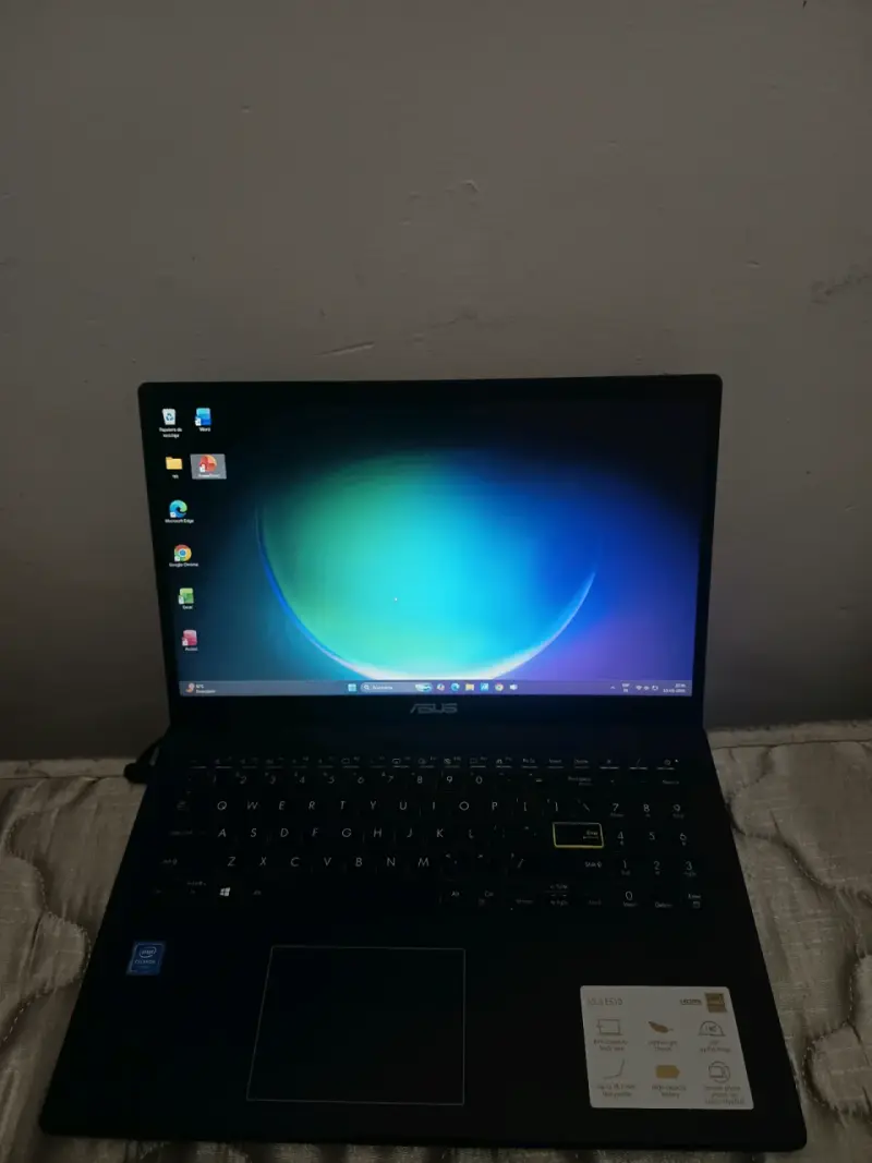 Laptop Asus Vivabook - 1