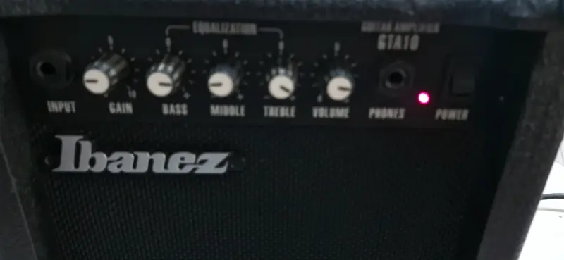 Amplificador Ibanez GTA10 - 2