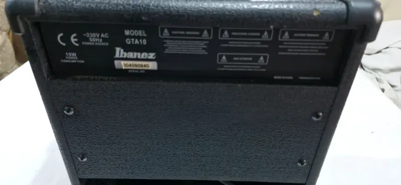 Amplificador Ibanez GTA10 - 5