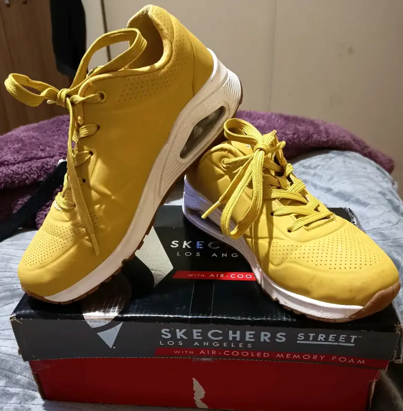 Zapatillas Skechers amarillas - 2