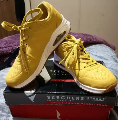 Zapatillas Skechers amarillas - miniatura 2