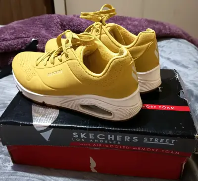 Zapatillas Skechers amarillas - miniatura 3