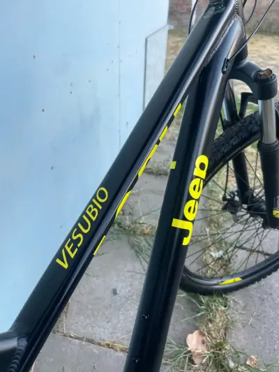 Bicicleta de montaña Jeep negra - miniatura 3