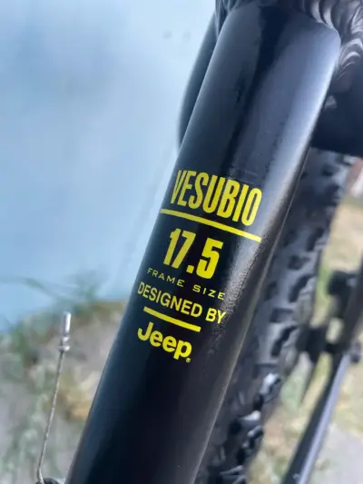 Bicicleta de montaña Jeep negra - miniatura 4