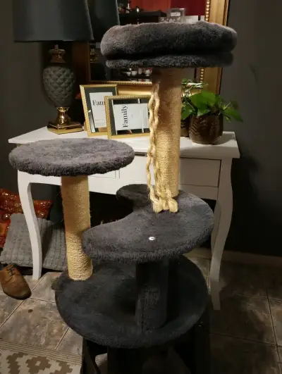 Rascador para gatos gris - miniatura 1
