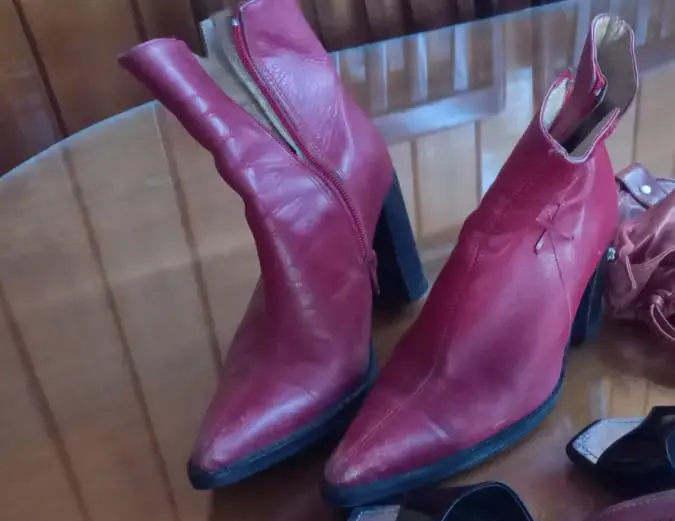Botines rojos de cuero gastados - 5