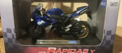 Miniatura Yamaha YZF-R1 azul 1:18 - miniatura 1