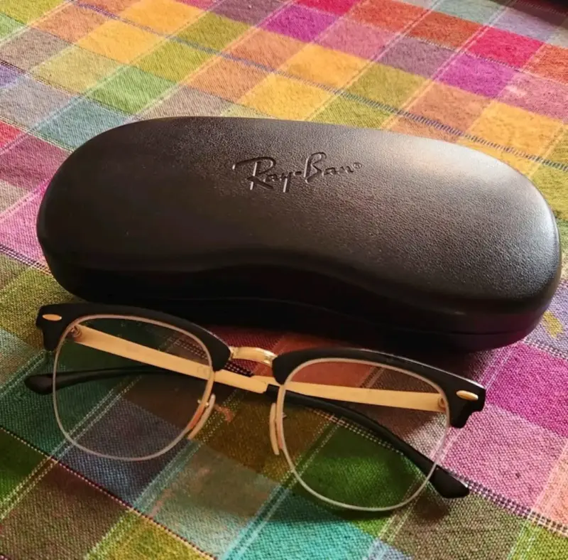 Lentes Ray-Ban negro con dorado - 1