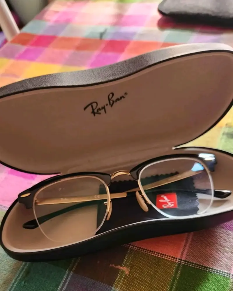 Lentes Ray-Ban negro con dorado - 2