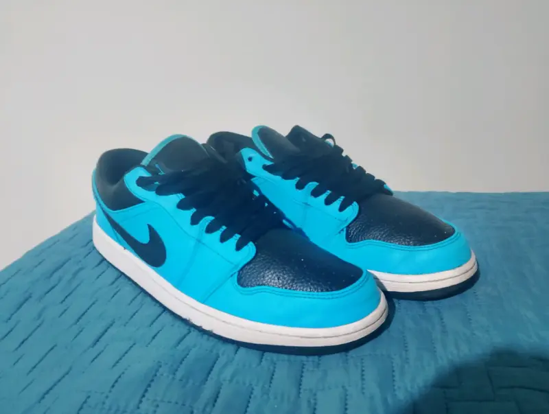 Zapatillas deportivas azul y negro - 1