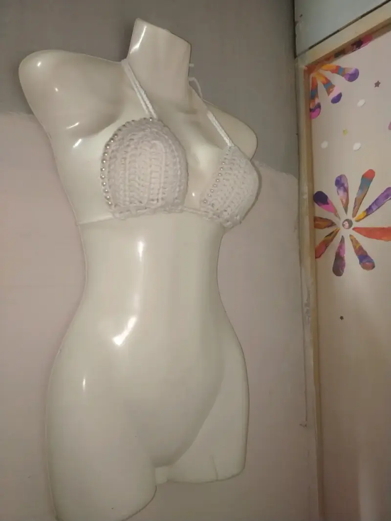 Top crochet blanco con cuentas perlitas - 2