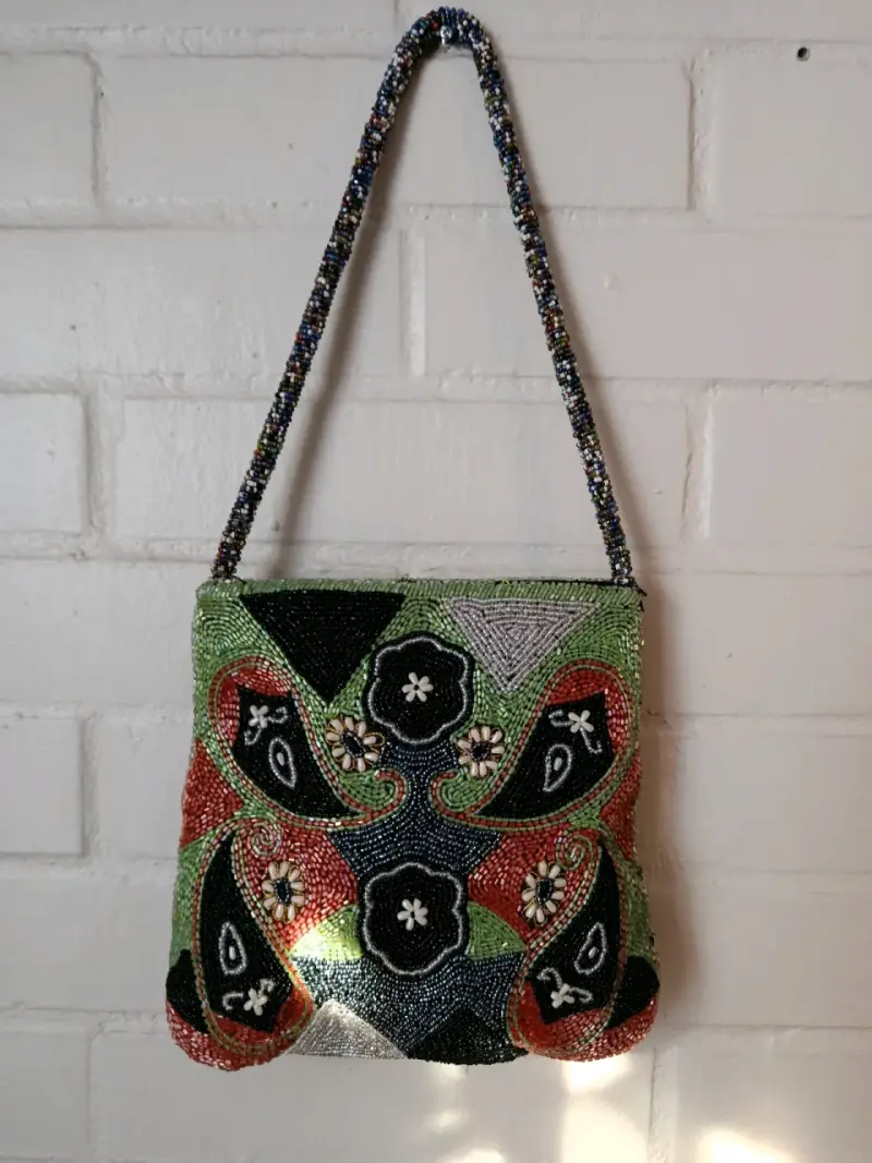 Cartera bordada en mostacillas - 2