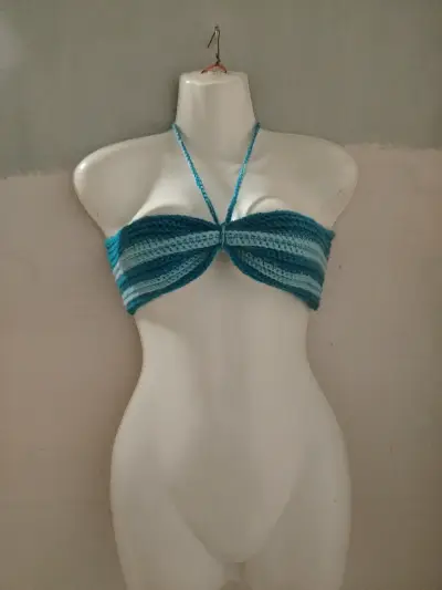 Top tejido a crochet azul - miniatura 2