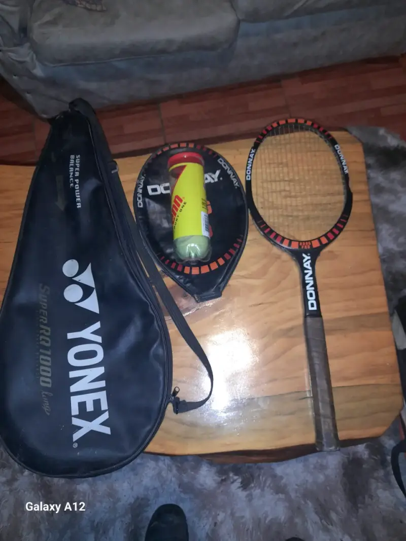 Raqueta de tenis Donnay con funda - 1