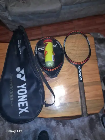 Raqueta de tenis Donnay con funda - miniatura 1