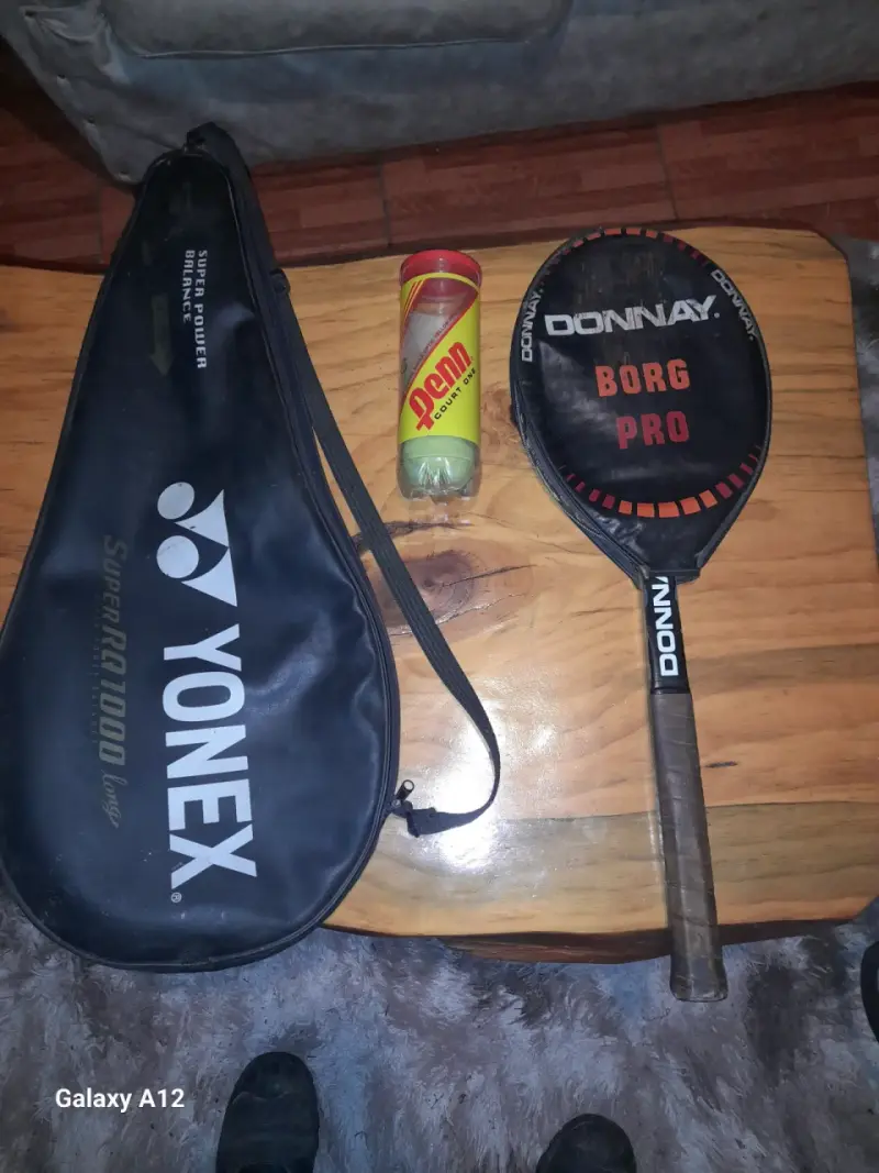 Raqueta de tenis Donnay con funda - 2