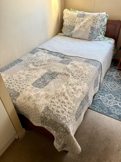 Cama marquesa 1 Pl. 1/2 + colchón Rosen y velador - miniatura 1