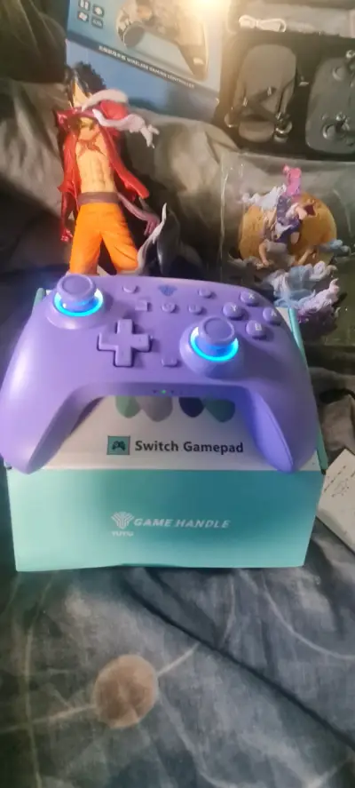 Control inalámbrico morado para Switch - miniatura 1