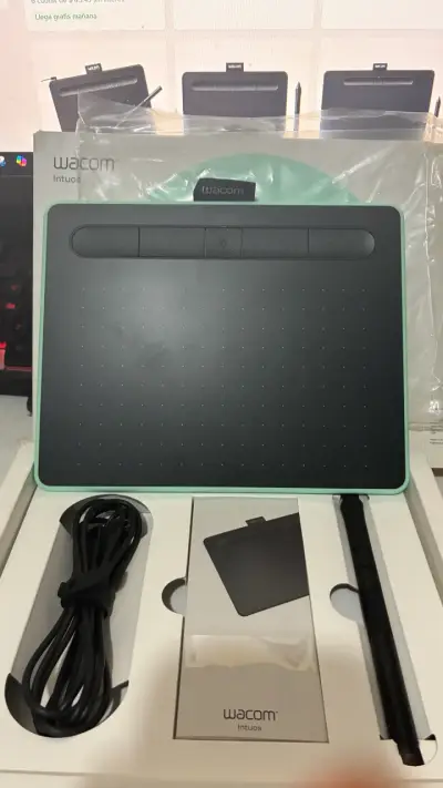 Tableta Wacom Intuos S con lápiz Bluetooh - miniatura 1