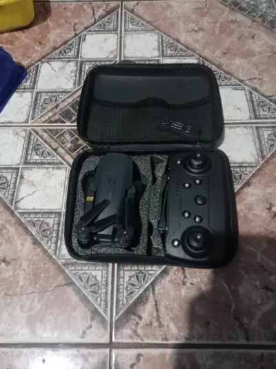 Dron  con control remoto con baterias incluidas - miniatura 2