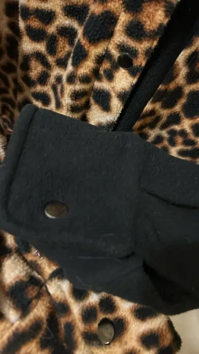 Chaqueta polar con estampado leopardo - miniatura 2