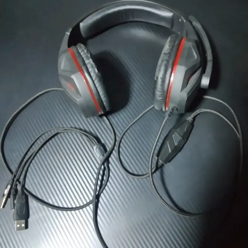 Audífonos gamer con micrófono - 1