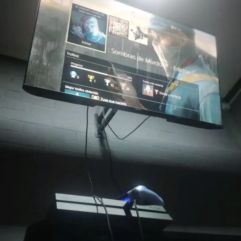 Consola PS4 con dos controles - 3