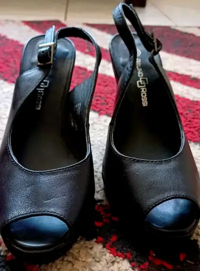 Sandalias negras de cuero - miniatura 1