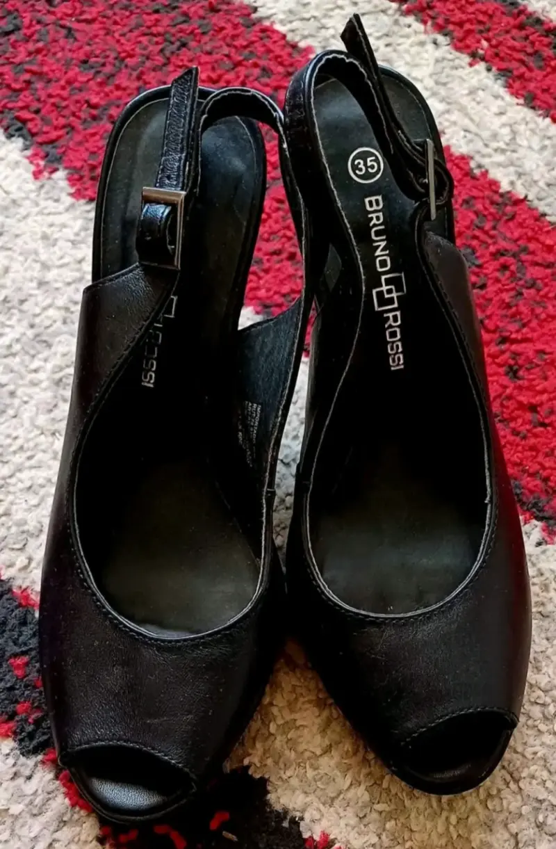 Sandalias negras de cuero - 2