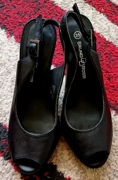 Sandalias negras de cuero - miniatura 2