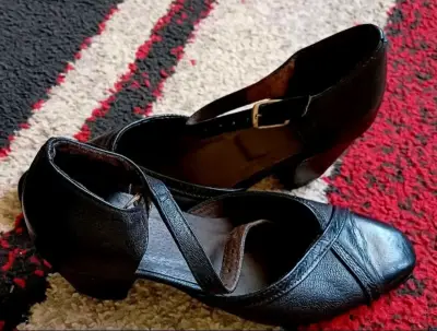 Sandalias negras de cuero - miniatura 4