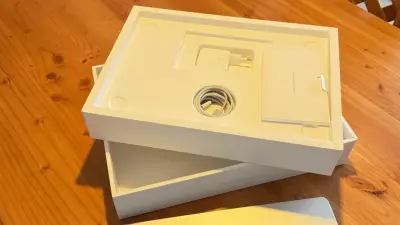 Macbook Air M2 - 15" poco uso - miniatura 3