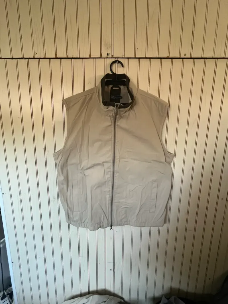 Chaleco beige con cierre marca moss talla xxl - 1