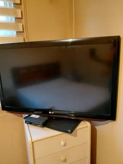 Televisor LG - miniatura 1